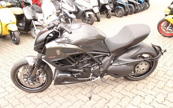 Gebrauchtmotorrad Ducati Diavel Carbon - Bild 1