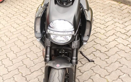 Gebrauchtmotorrad Ducati Diavel Carbon - Bild 2