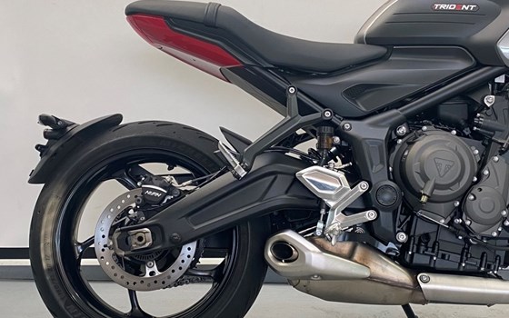Gebrauchtmotorrad Triumph Trident 660 - Bild 2