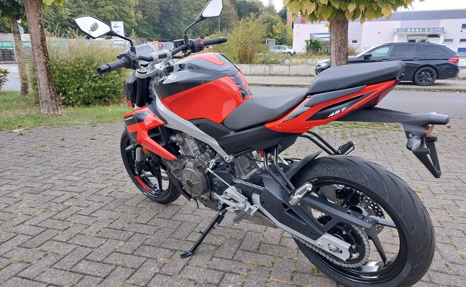 Angebot Aprilia Tuono 457 Bild 11: Angebot Aprilia Tuono 457