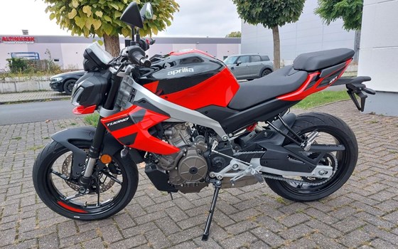 Gebrauchtmotorrad Aprilia Tuono 457 - Bild 13