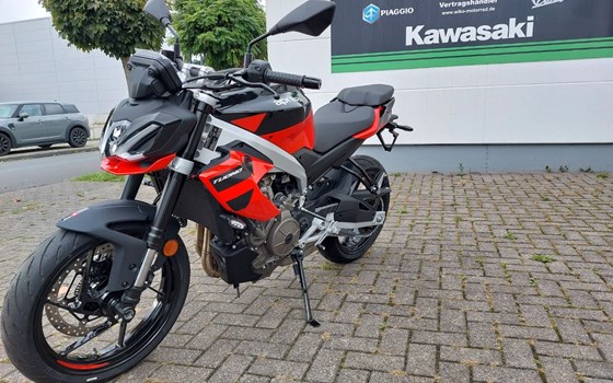 Gebrauchtmotorrad Aprilia Tuono 457 - Bild 14