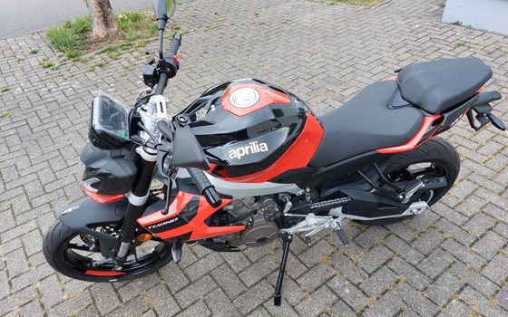 Gebrauchtmotorrad Aprilia Tuono 457 - Bild 15