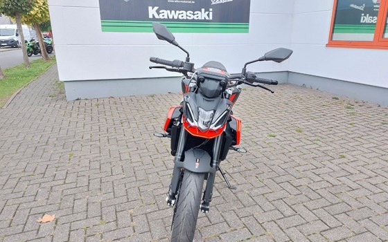 Gebrauchtmotorrad Aprilia Tuono 457 - Bild 2