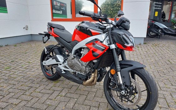 Gebrauchtmotorrad Aprilia Tuono 457 - Bild 4