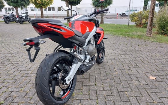 Gebrauchtmotorrad Aprilia Tuono 457 - Bild 8