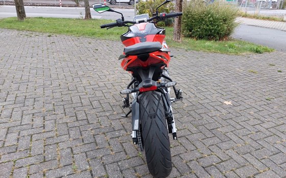 Gebrauchtmotorrad Aprilia Tuono 457 - Bild 9