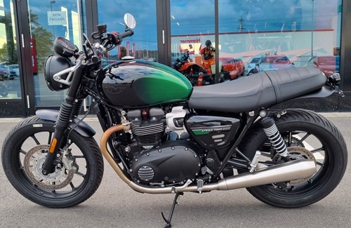 Gebrauchtmotorrad Triumph Speed Twin 900