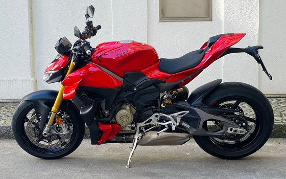 Gebrauchtmotorrad Ducati Streetfighter V4 S - Bild 1