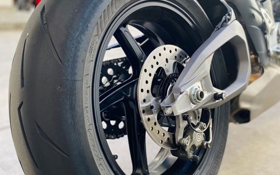 Gebrauchtmotorrad Ducati Streetfighter V4 S - Bild 4