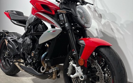 Gebrauchtmotorrad MV Agusta Brutale RR Ottantesimo - Bild 2 Gebrauchtmotorrad MV Agusta Brutale RR Ottantesimo - Bild 2