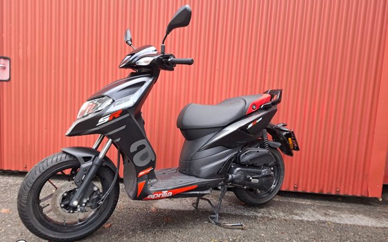 Gebrauchtmotorrad Aprilia SR 125 - Bild 2 Gebrauchtmotorrad Aprilia SR 125 - Bild 2