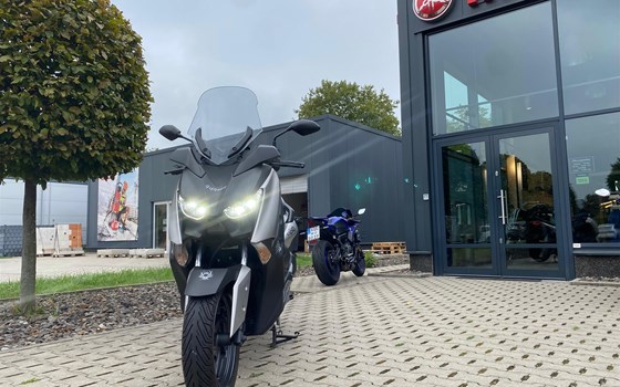 Gebrauchtmotorrad Yamaha XMAX 300 - Bild 2