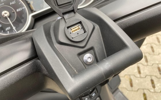 Gebrauchtmotorrad Yamaha XMAX 300 - Bild 8