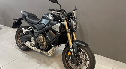 Neumotorrad Honda CB650R E-Clutch