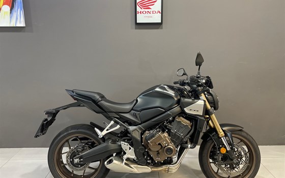 Neufahrzeug Honda CB650R E-Clutch - Bild 3