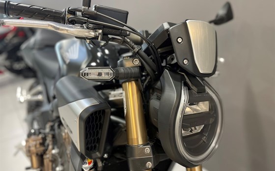 Neufahrzeug Honda CB650R E-Clutch - Bild 6