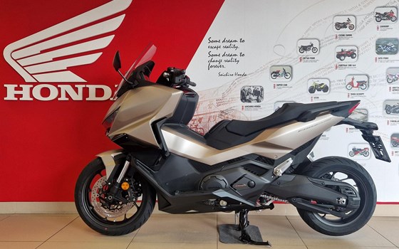 Neufahrzeug Honda Forza 750 - Bild 1