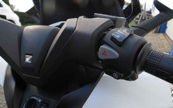 Gebrauchtmotorrad Honda Forza 125 - Bild 10