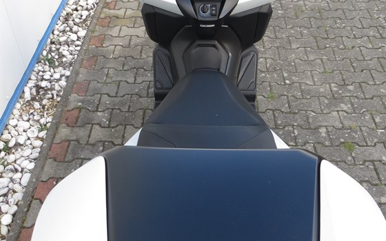 Gebrauchtmotorrad Honda Forza 125 - Bild 4
