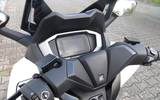 Gebrauchtmotorrad Honda Forza 125 - Bild 5