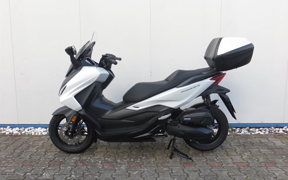 Gebrauchtmotorrad Honda Forza 125 - Bild 7