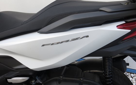 Gebrauchtmotorrad Honda Forza 125 - Bild 8