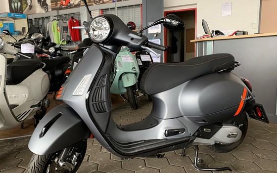 Neufahrzeug Vespa GTS 125 Super Sport - Bild 3 Neufahrzeug Vespa GTS 125 Super Sport - Bild 3