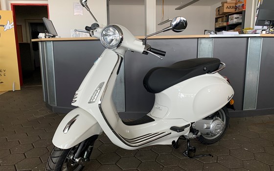 Neufahrzeug Vespa Primavera 125 - Bild 3 Neufahrzeug Vespa Primavera 125 - Bild 3