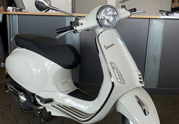 Vespa Primavera 125