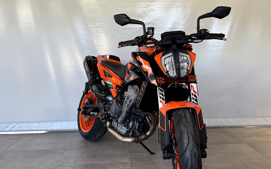 Gebrauchtmotorrad KTM 890 Duke GP - Bild 3 Gebrauchtmotorrad KTM 890 Duke GP - Bild 3