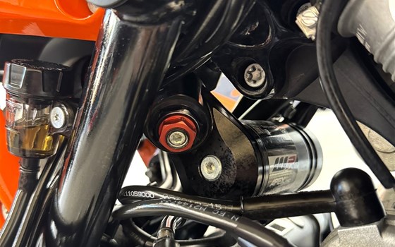 Gebrauchtmotorrad KTM 890 Duke GP - Bild 18 Gebrauchtmotorrad KTM 890 Duke GP - Bild 18