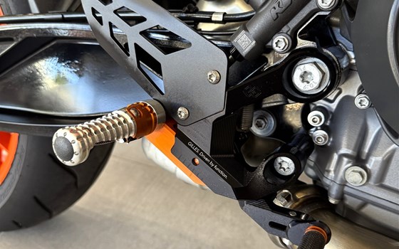 Gebrauchtmotorrad KTM 890 Duke GP - Bild 10 Gebrauchtmotorrad KTM 890 Duke GP - Bild 10