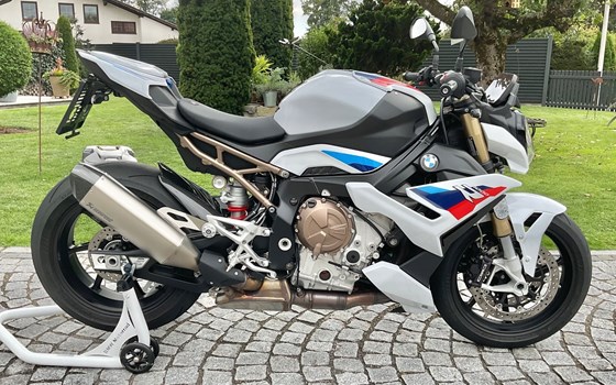 Gebrauchtmotorrad BMW S 1000 R - Bild 1 Gebrauchtmotorrad BMW S 1000 R - Bild 1