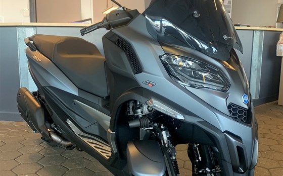 Gebrauchtmotorrad Piaggio MP3 530 HPE Exclusive - Bild 3 Gebrauchtmotorrad Piaggio MP3 530 HPE Exclusive - Bild 3