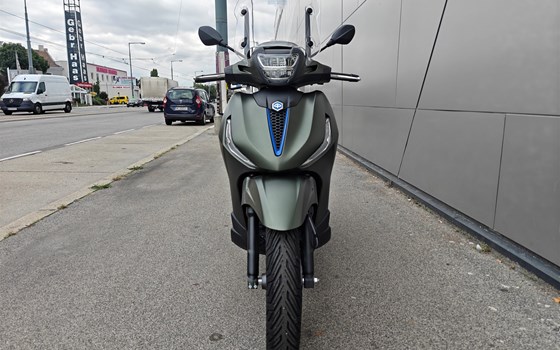 Neufahrzeug Piaggio Beverly 400 S - Bild 3 Neufahrzeug Piaggio Beverly 400 S - Bild 3