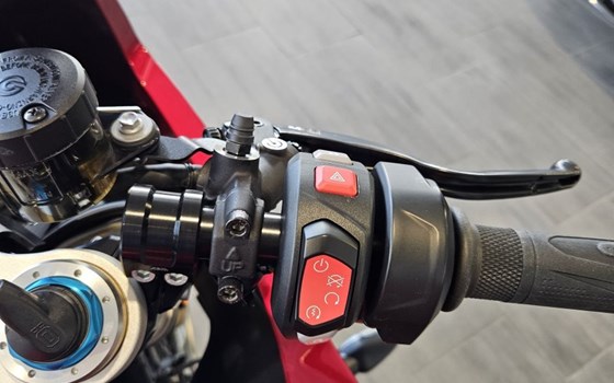 Gebrauchtmotorrad Triumph Speed Triple 1200 RR - Bild 12