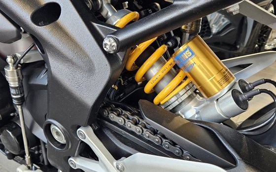 Gebrauchtmotorrad Triumph Speed Triple 1200 RR - Bild 6