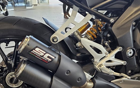 Gebrauchtmotorrad Triumph Speed Triple R - Bild 7