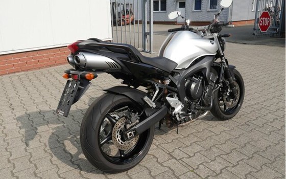 Gebrauchtmotorrad Yamaha FZ6 S2 - Bild 8