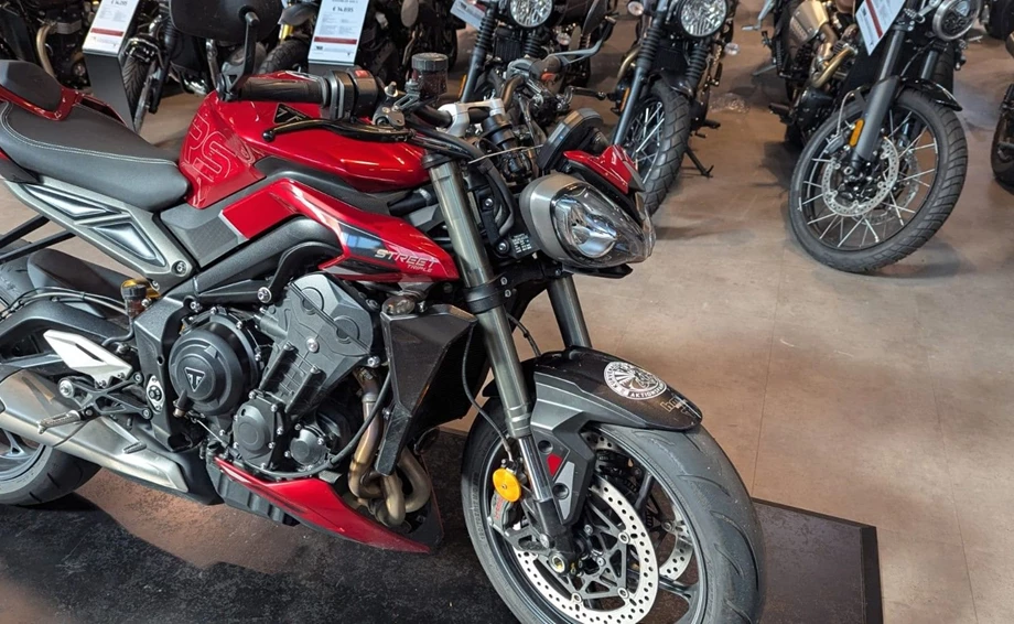 Angebot Triumph Street Triple 765 RS Bild 2: Angebot Triumph Street Triple 765 RS