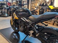 Gebrauchtmotorrad Triumph Trident 660