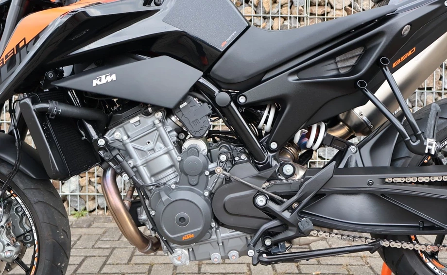 Angebot KTM 890 Duke Bild 3: Angebot KTM 890 Duke