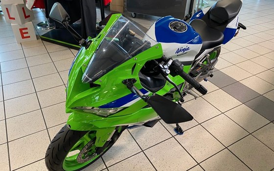 Gebrauchtmotorrad Kawasaki Ninja ZX-4RR 40th Anniversary Edition - Bild 2