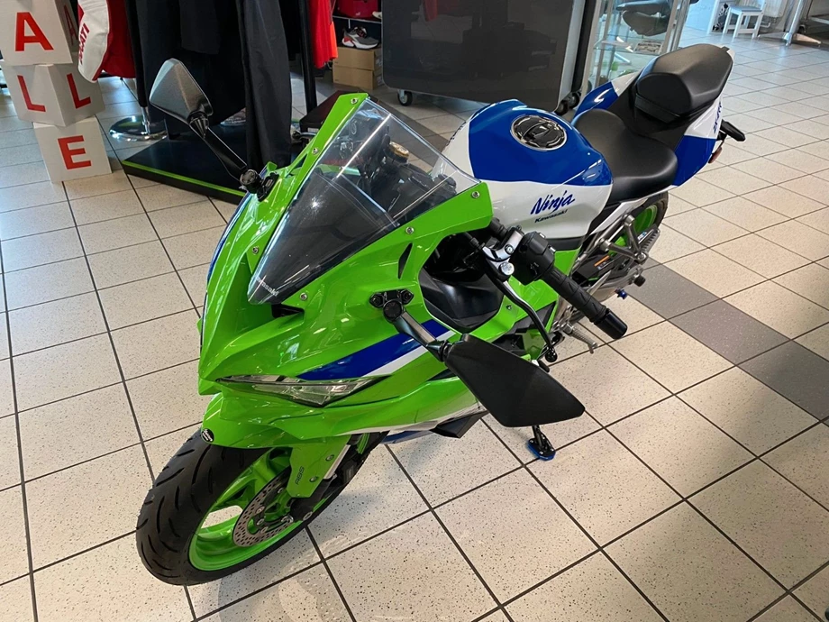 Angebot Kawasaki Ninja ZX-4RR 40th Anniversary Edition Bild 3: Angebot Kawasaki Ninja ZX-4RR 40th Anniversary Edition