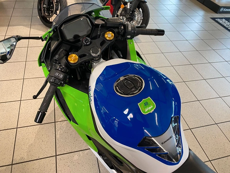 Angebot Kawasaki Ninja ZX-4RR 40th Anniversary Edition Bild 6: Angebot Kawasaki Ninja ZX-4RR 40th Anniversary Edition