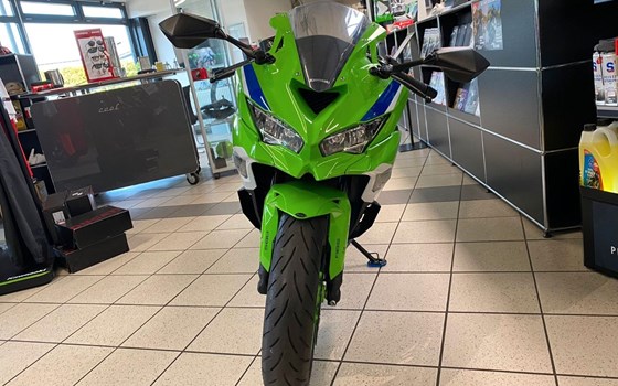 Gebrauchtmotorrad Kawasaki Ninja ZX-4RR 40th Anniversary Edition - Bild 7