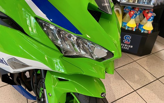 Gebrauchtmotorrad Kawasaki Ninja ZX-4RR 40th Anniversary Edition - Bild 9