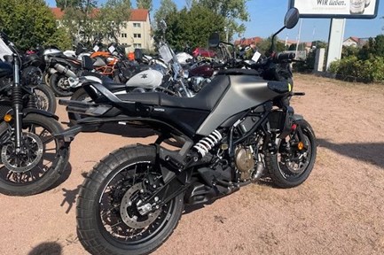 Husqvarna Svartpilen 401