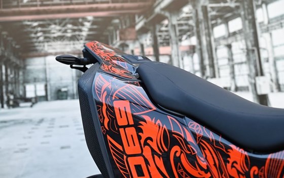 Gebrauchtmotorrad KTM 690 SMC R - Bild 8